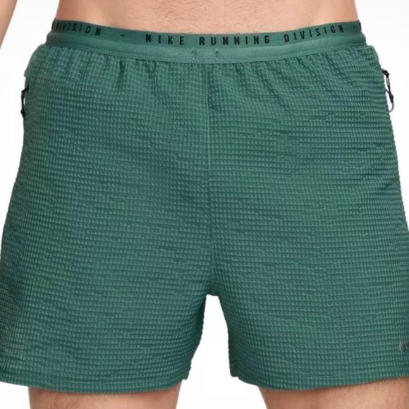 Authentic Size XL $100 Nike Dri-Fit ADV 4" Run Division Running Shorts - Picture 1 of 3